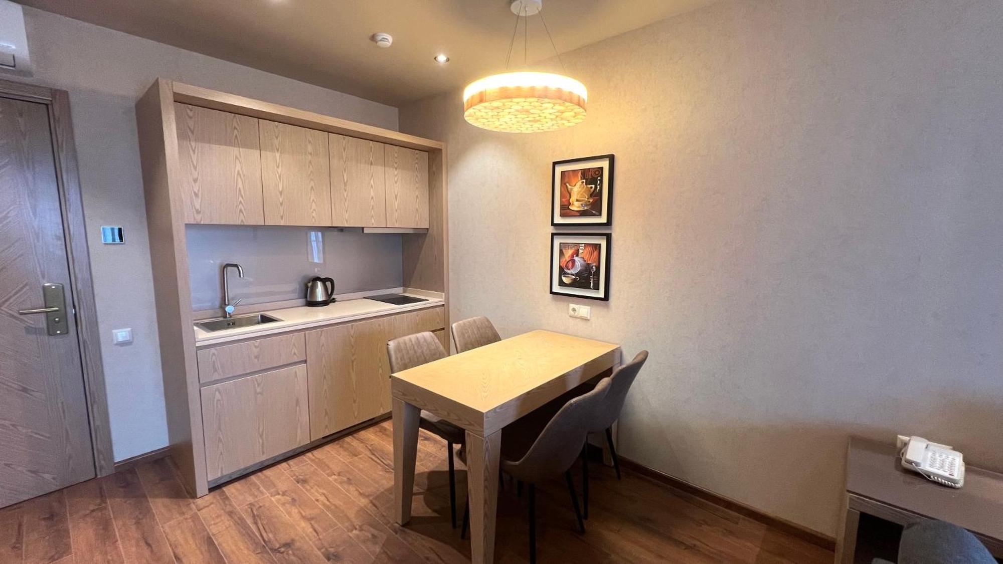 Luxury Oasis Apartment Чакви Стая снимка