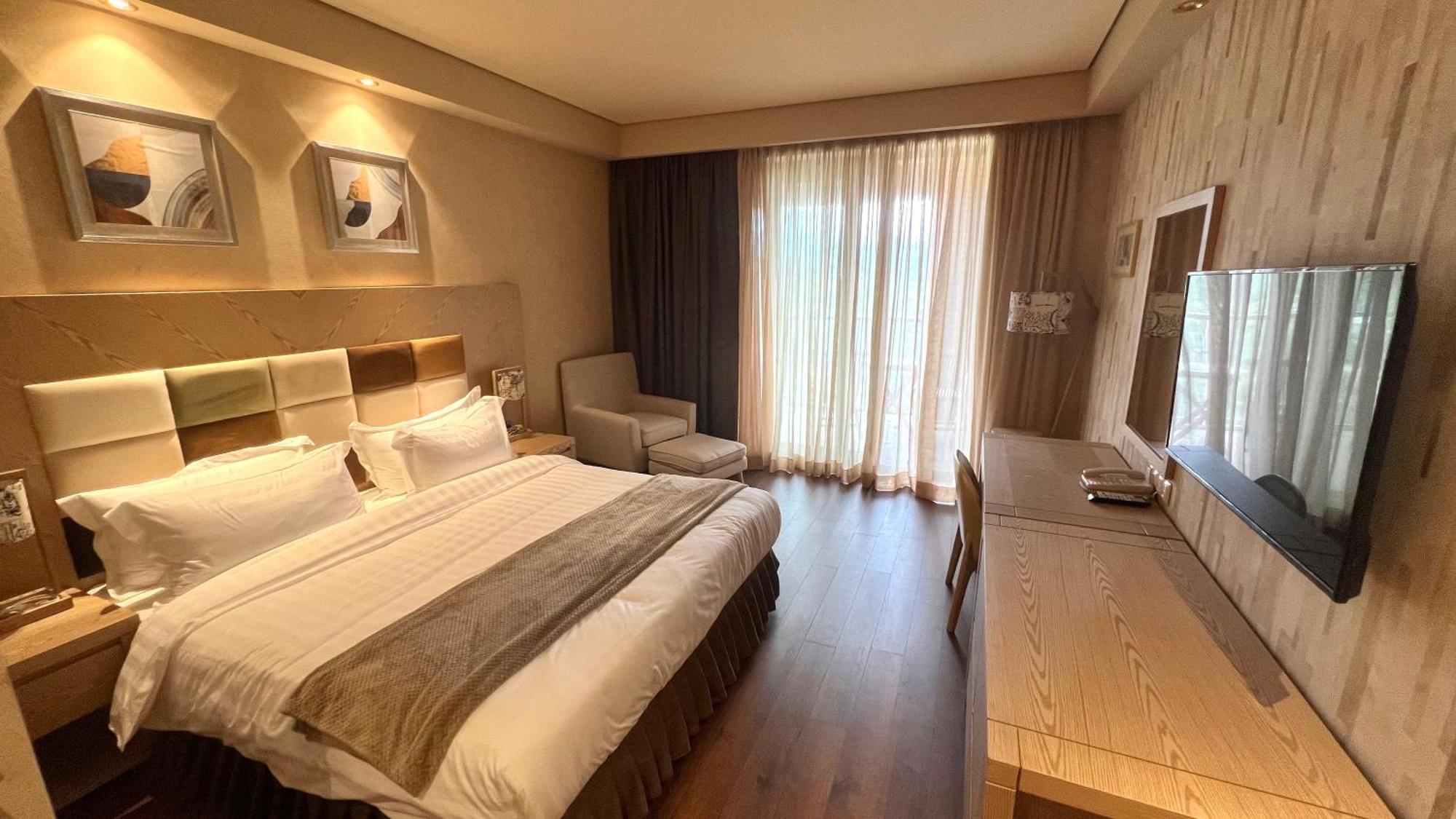Luxury Oasis Apartment Чакви Стая снимка