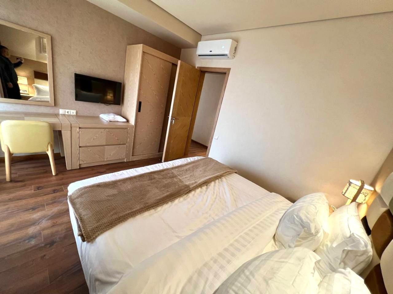 Luxury Oasis Apartment Чакви Стая снимка